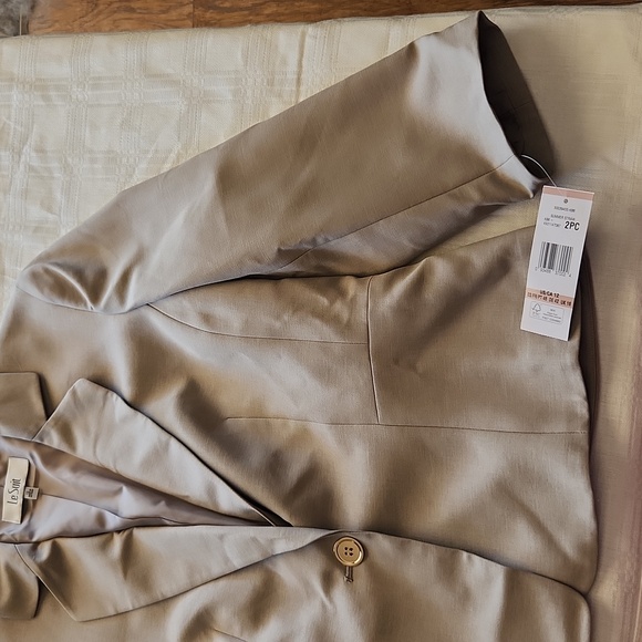NWT Le Suit Tan Skirt Suit - Picture 4 of 8